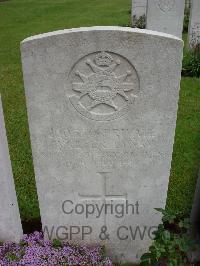 Etaples Military Cemetery - Lynam, Walter