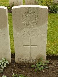 Etaples Military Cemetery - Lynch, J