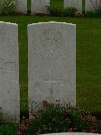 Etaples Military Cemetery - MacDonald, Charles