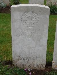 Etaples Military Cemetery - MacDonald, D