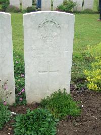 Etaples Military Cemetery - MacDonald, Frank Armstrong