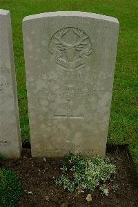 Etaples Military Cemetery - MacFeat, William