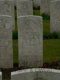 Etaples Military Cemetery - MacInnes, James Summers