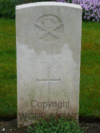 Etaples Military Cemetery - MacKay, A