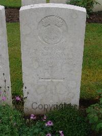 Etaples Military Cemetery - MacKay, R