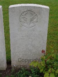 Etaples Military Cemetery - MacKay, T