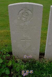 Etaples Military Cemetery - MacKenzie, Andrew