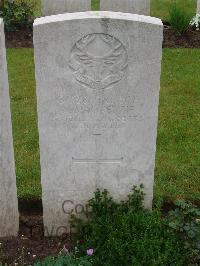 Etaples Military Cemetery - MacKenzie, Murdo