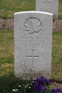 Etaples Military Cemetery - MacDonald, Katherine Maude Mary