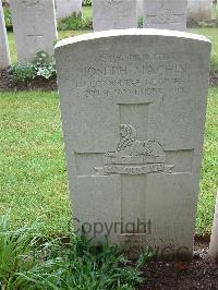 Etaples Military Cemetery - MacHin, Joseph