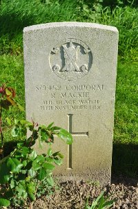 Etaples Military Cemetery - MacKie, Robert