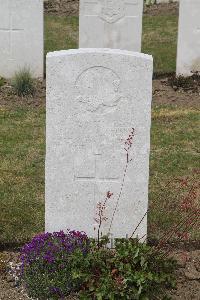 Etaples Military Cemetery - MacLachlan, J