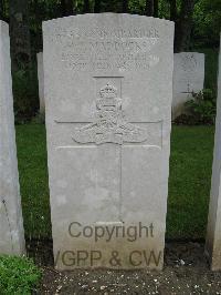 Etaples Military Cemetery - Maddocks, H J
