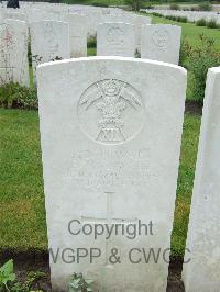 Etaples Military Cemetery - Madgwick, F