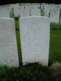 Etaples Military Cemetery - Maguire, James