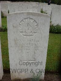 Etaples Military Cemetery - Mahoney, William