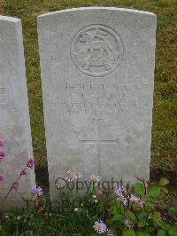 Etaples Military Cemetery - Major, Frederick James