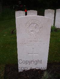 Etaples Military Cemetery - Makosini, Jim Gobesa