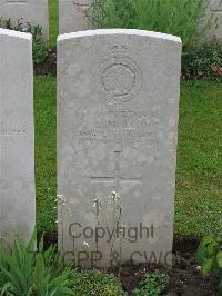 Etaples Military Cemetery - Mallon, J L