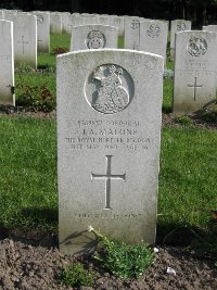 Etaples Military Cemetery - Malone, John Andrew