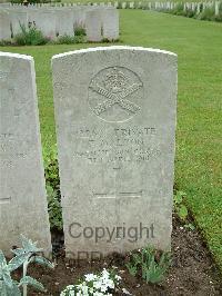 Etaples Military Cemetery - Malton, F
