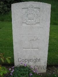 Etaples Military Cemetery - Manley, Edward James