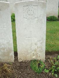 Etaples Military Cemetery - Manns, Robert Maurice