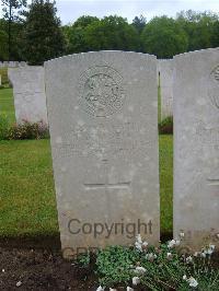 Etaples Military Cemetery - Mansell, T