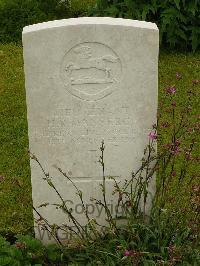 Etaples Military Cemetery - Mansergh, Harry Read