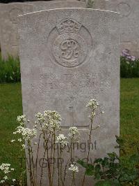 Etaples Military Cemetery - Mariner, Ernest