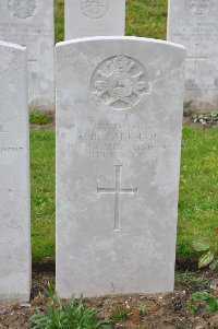 Etaples Military Cemetery - Markham, G H