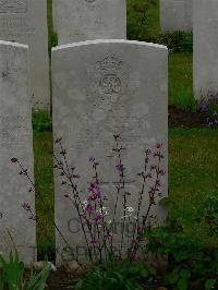 Etaples Military Cemetery - Marsh, B