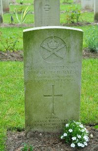 Etaples Military Cemetery - Marsh, Robert Cecil