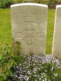 Etaples Military Cemetery - Marshall, Frederick George