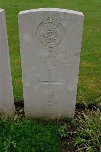 Etaples Military Cemetery - Marshall, G