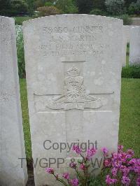 Etaples Military Cemetery - Martin, James Stewart