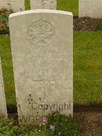 Etaples Military Cemetery - Martin, William Henry