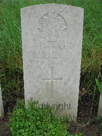 Etaples Military Cemetery - Mason, W