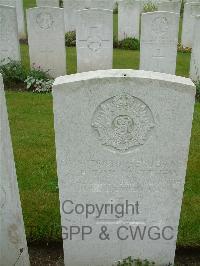 Etaples Military Cemetery - Matthew, Alpheus Thomas William