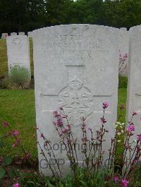 Etaples Military Cemetery - Matthews, John