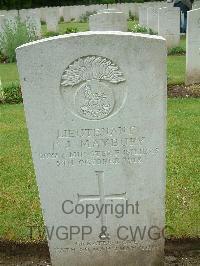 Etaples Military Cemetery - Maybury, F J