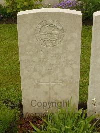 Etaples Military Cemetery - Maycox, William Edward