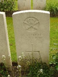 Etaples Military Cemetery - Maynard, Leonard Arthur