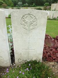 Etaples Military Cemetery - McAskill, Marcus