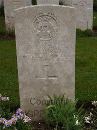 Etaples Military Cemetery - McCarthy, Eugene