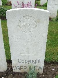 Etaples Military Cemetery - McCulloch, Robert Squince