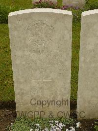 Etaples Military Cemetery - McCulloch, Thomas