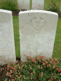 Etaples Military Cemetery - McDermott, T