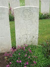 Etaples Military Cemetery - McDonald, Andrew