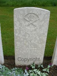 Etaples Military Cemetery - McDonald, Duncan